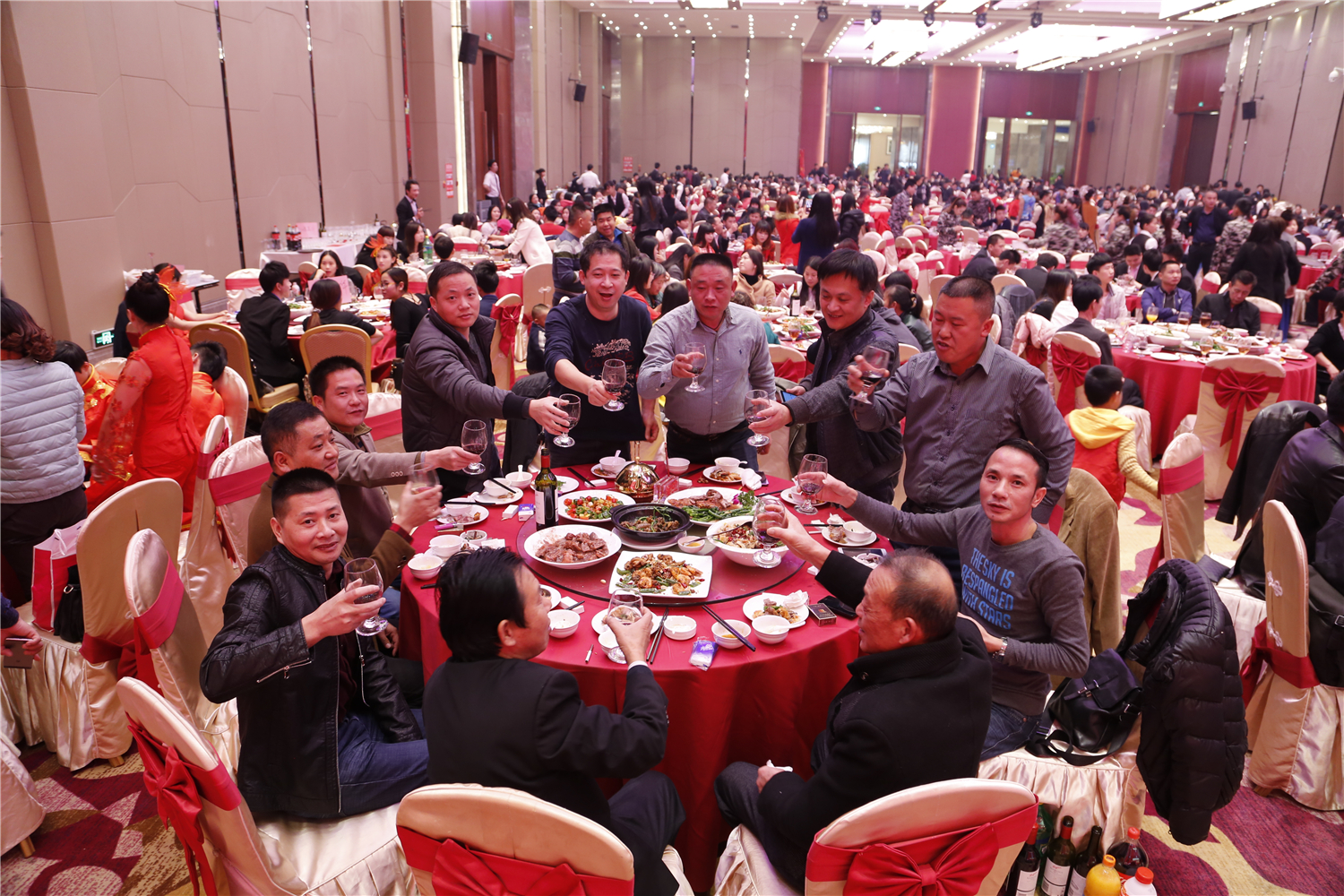 舒适湾嘉华集团2016团拜会照片集锦,精彩回顾!